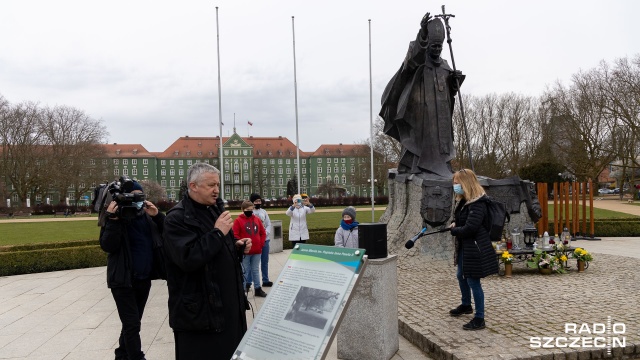 Fot. Robert Stachnik [Radio Szczecin] W Szczecinie bije dzwon "Głosu Nienarodzonych" [WIDEO, ZDJĘCIA]
