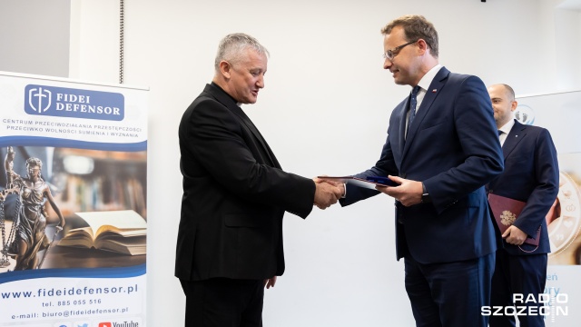 Fot. Robert Stachnik [Radio Szczecin] Uhonorowali Fundację Małych Stópek [WIDEO, ZDJĘCIA]