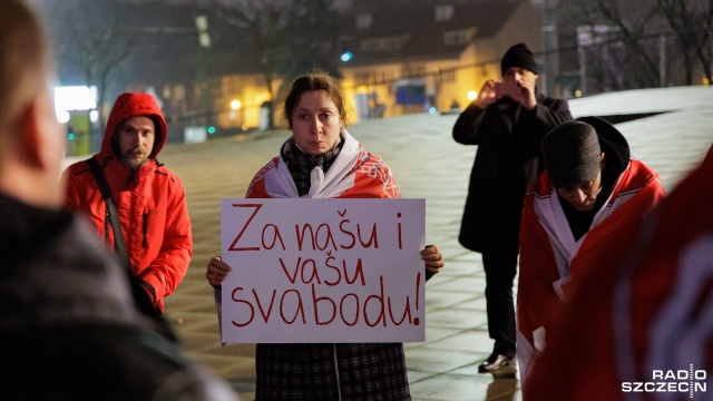 Fot. Robert Stachnik [Radio Szczecin] Białorusini demonstrowali w Szczecinie. "Chcemy takiej wolności, jak dziś w Polsce" [WIDEO, ZDJĘCIA]