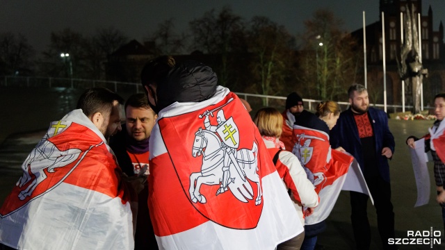 Fot. Robert Stachnik [Radio Szczecin] Białorusini demonstrowali w Szczecinie. "Chcemy takiej wolności, jak dziś w Polsce" [WIDEO, ZDJĘCIA]