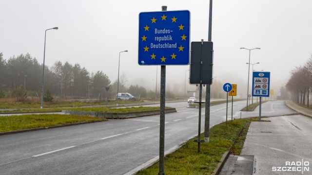 Minister finansów Olaf Scholz uważa, że obowiązujący w Niemczech twardy lockdown nie zaszkodzi krajowej gospodarce. We wtorek kanclerz Angela Merkel poinformowała, że obostrzenia sanitarne zostaną przedłużone do końca stycznia. Niektóre z nich zostały zaostrzone.