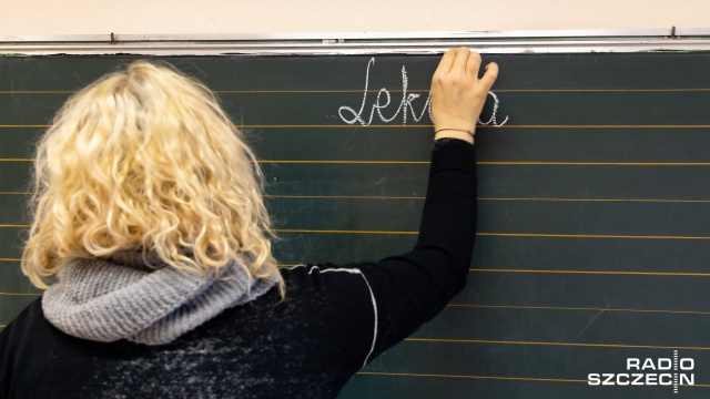 MEiN: 100 tysięcy nauczycieli chętnych na szczepienie