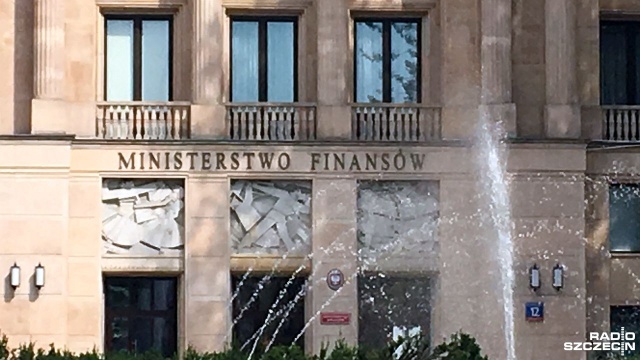 Minister finansów Tadeusz Kościński powiedział, że przepisy o tak zwanej składce reklamowej są na etapie wstępnych konsultacji. Dodał, że ostateczny kształt nowych regulacji zostanie wypracowany w dialogu z biznesem.