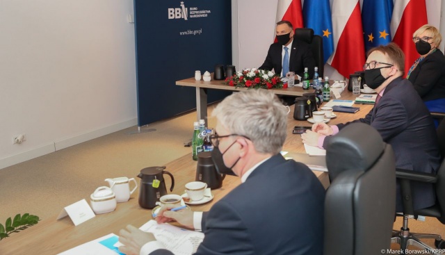 Posiedzenie u Prezydenta RP. Tematy to m.in. amantadyna, matury i powrót do szkół