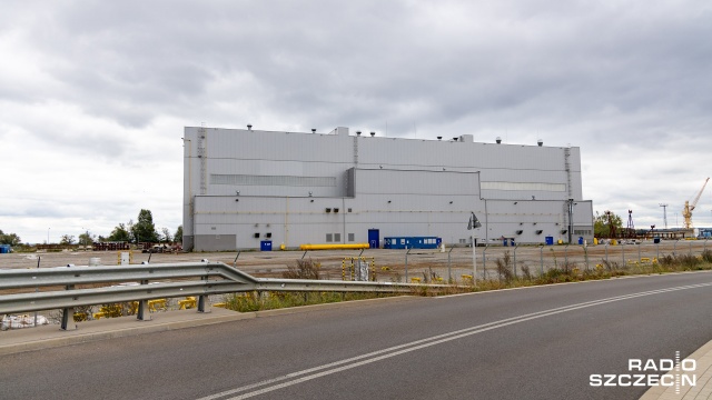 Nikt nie chce kupić fabryki podstaw do morskich elektrowni wiatrowych ST3 Offshore. To ogromna inwestycja zrealizowana w Szczecinie w czasach Platformy Obywatelskiej.