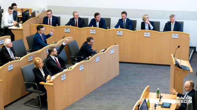 Nadzwyczajna sesja sejmiku. Temat: kolizja marszałka