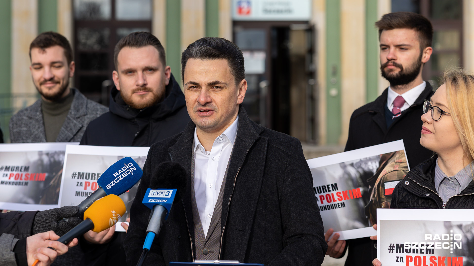 Interpelacja w sprawie MuremzaPolskimMundurem. Jest odpowiedź Miasta