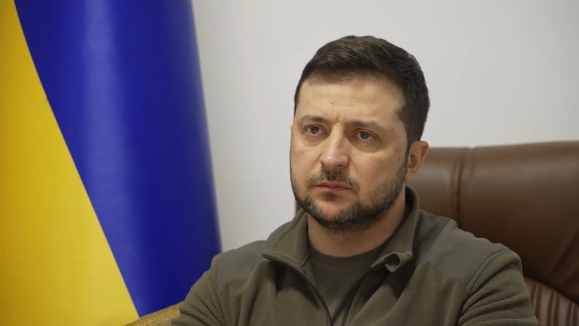 Wołodymyr Zełenski ostrzegł przed rozlaniem się wojny z Rosją poza granice Ukrainy. Ukraiński przywódca obarczył także odpowiedzialnością za eskalację napięcia Władimira Putina.