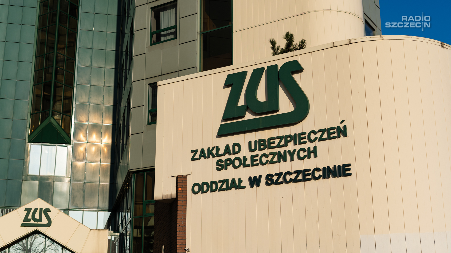 Zakład Ubezpieczeń Społecznych rozpoczął przyjmowanie wniosków o wypłaty świadczeń dla przedsiębiorców z nadodrzańskich powiatów, którzy przez zatrucie rzeki odnotowali straty.