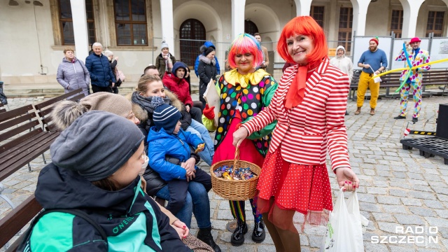 Ostatni koncert w ramach imprezy zaplanowano na godzinę 19. Fot. Robert Stachnik [Radio Szczecin] Koncert charytatywny "Dla Ukrainy" połączony ze zbiórką pieniędzy [WIDEO, ZDJĘCIA]