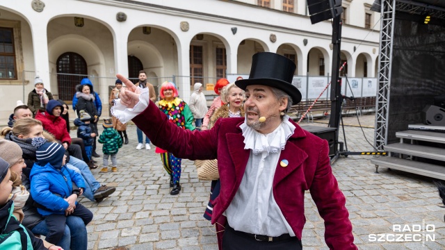Ostatni koncert w ramach imprezy zaplanowano na godzinę 19. Fot. Robert Stachnik [Radio Szczecin] Koncert charytatywny "Dla Ukrainy" połączony ze zbiórką pieniędzy [WIDEO, ZDJĘCIA]