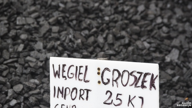 Fot. Kamila Kozioł [Radio Szczecin] Właściciel składu węgla: nie zabraknie go przez całą zimę [WIDEO, ZDJĘCIA]