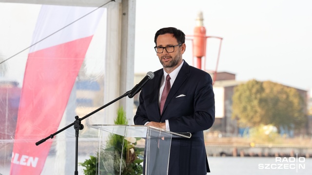 Fot. Robert Stachnik [Radio Szczecin] W Świnoujściu port instalacyjny dla morskich farm wiatrowych, a w Szczecinie... [WIDEO, ZDJĘCIA]