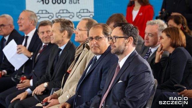 Fot. Robert Stachnik [Radio Szczecin] W Świnoujściu port instalacyjny dla morskich farm wiatrowych, a w Szczecinie... [WIDEO, ZDJĘCIA]