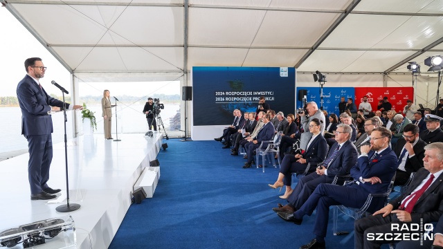 Fot. Robert Stachnik [Radio Szczecin] W Świnoujściu port instalacyjny dla morskich farm wiatrowych, a w Szczecinie... [WIDEO, ZDJĘCIA]