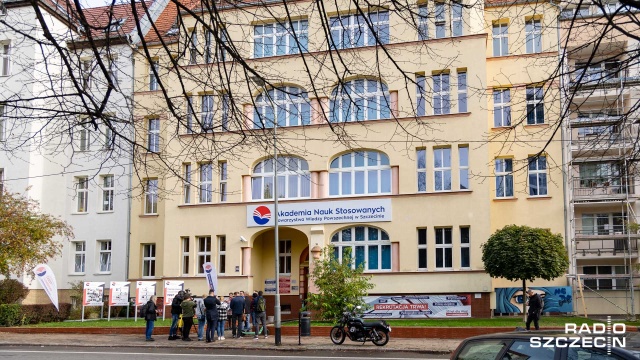 Fot. Robert Stachnik [Radio Szczecin] Posłanki PO z kontrolą na uczelni. Rektor przypomina o Konstytucji [WIDEO, ZDJĘCIA]