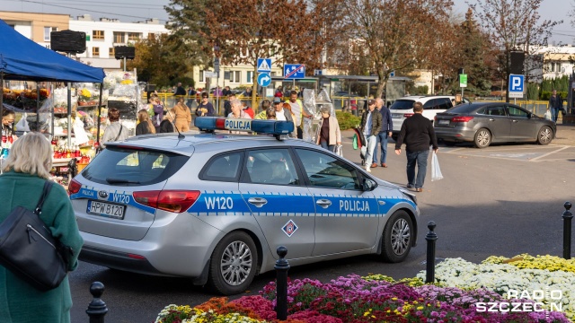 Fot. Robert Stachnik [Radio Szczecin] Wszystkich Świętych. Policja ostrzega przed złodziejami [WIDEO, ZDJĘCIA]