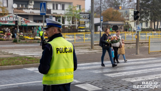 Fot. Robert Stachnik [Radio Szczecin] 1 listopada na Cmentarzu Centralnym [WIDEO, ZDJĘCIA]