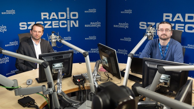 Goście Kawiarenki o absolutorium dla marszałka