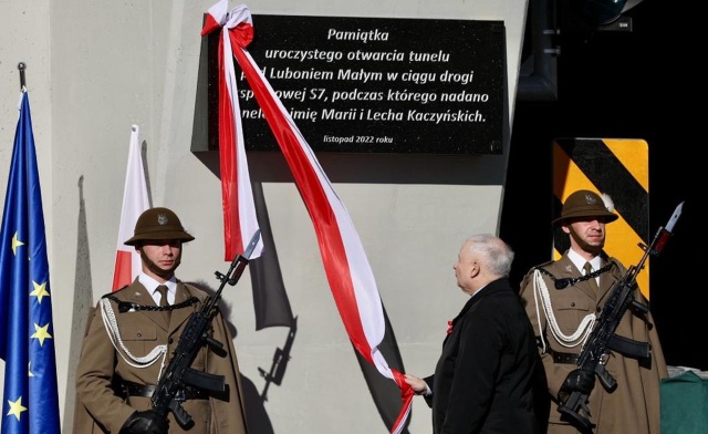 Arcybiskup Jędraszewski poświęcił tunel w ciągu Zakopianki