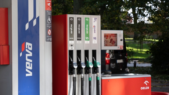 Prezes PKN Orlen Daniel Obajtek powiedział, że koncern zrobi wszystko, żeby ceny paliw po Nowym Roku kształtowały się na poziomie podobnym do obecnego.