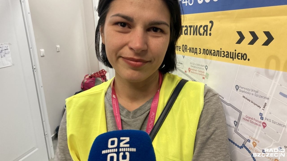Wolontariusze pomagają w jadłodajni, punkcie informacyjnym, tymczasowym przedszkolu i magazynie. Fot. Tomasz Duklanowski [Radio Szczecin]