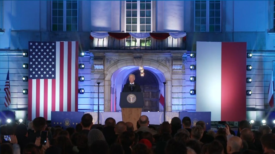 https://twitter.com/POTUS