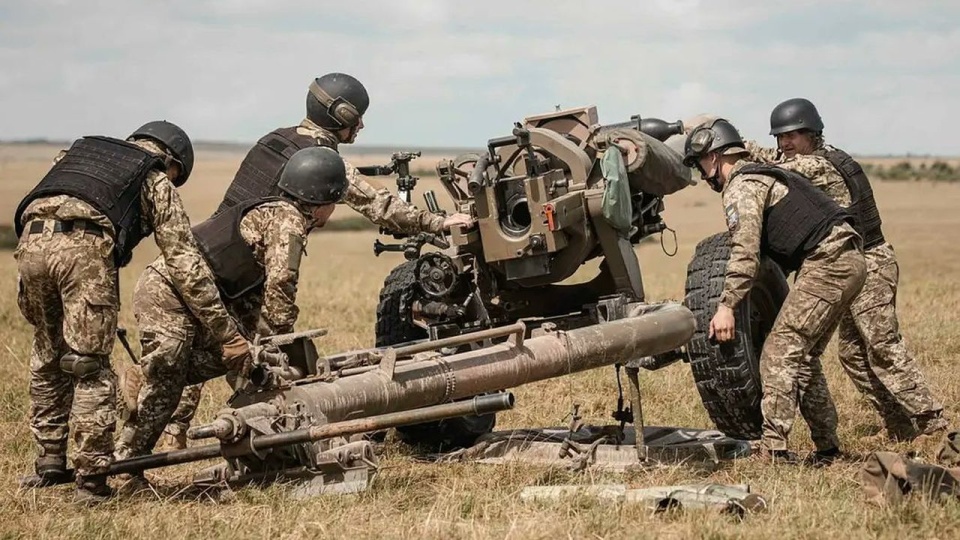 Celem ataków jest odcięcie logistyczne rosyjskiej armii od dostaw z prawego i lewego brzegu rzeki Dniepr. źródło: https://twitter.com/DefenceU