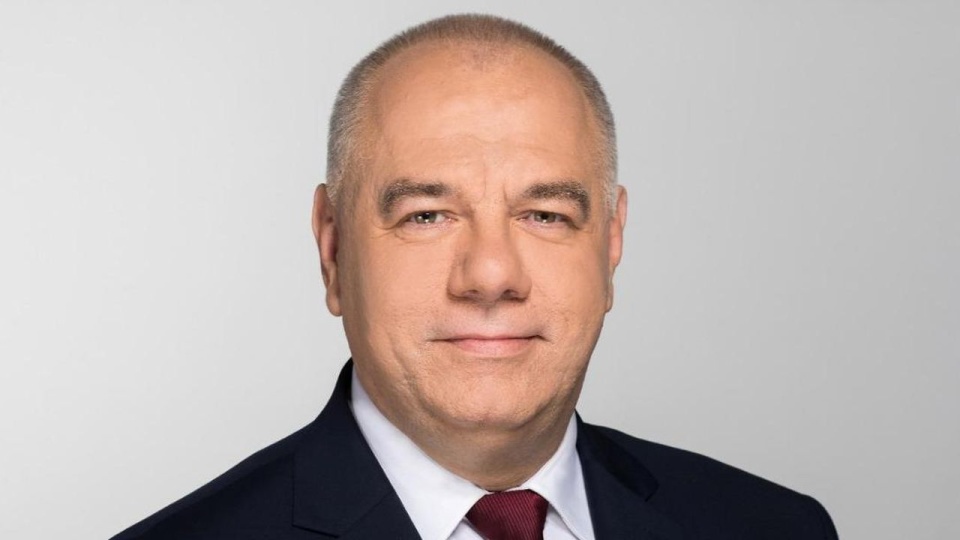 Jacek Sasin powiedział, że do końca roku do Polski trafi prawie 11 milionów ton węgla z zagranicy. źródło: https://www.gov.pl/web/aktywa-panstwowe/jacek-sasin
