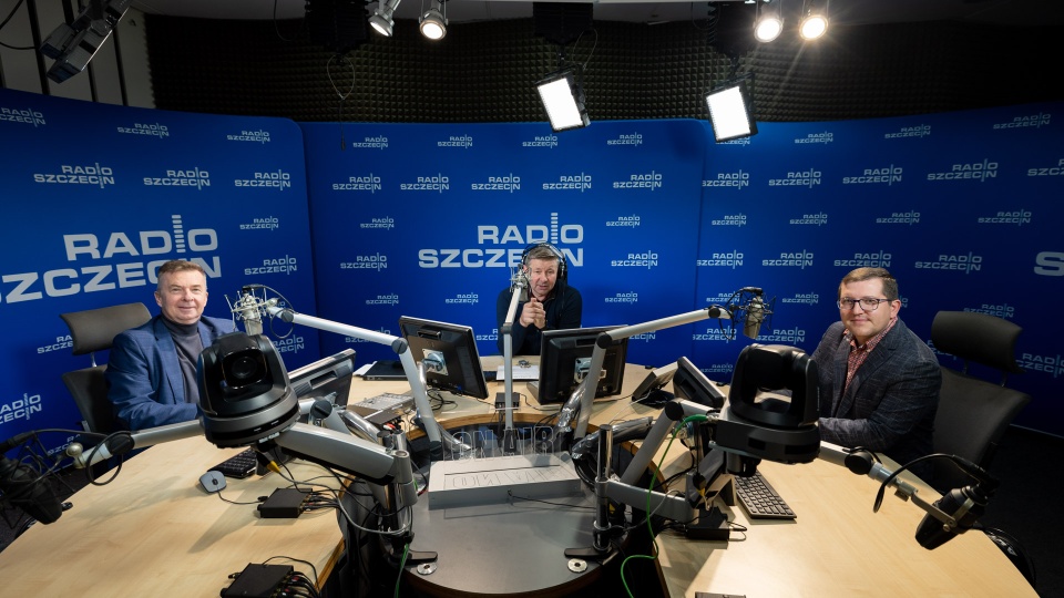 Ustawę o dystrybucji węgla przez samorządy komentowali goście "Kawiarenki Politycznej" Radia Szczecin. Fot. Robert Stachnik [Radio Szczecin]
