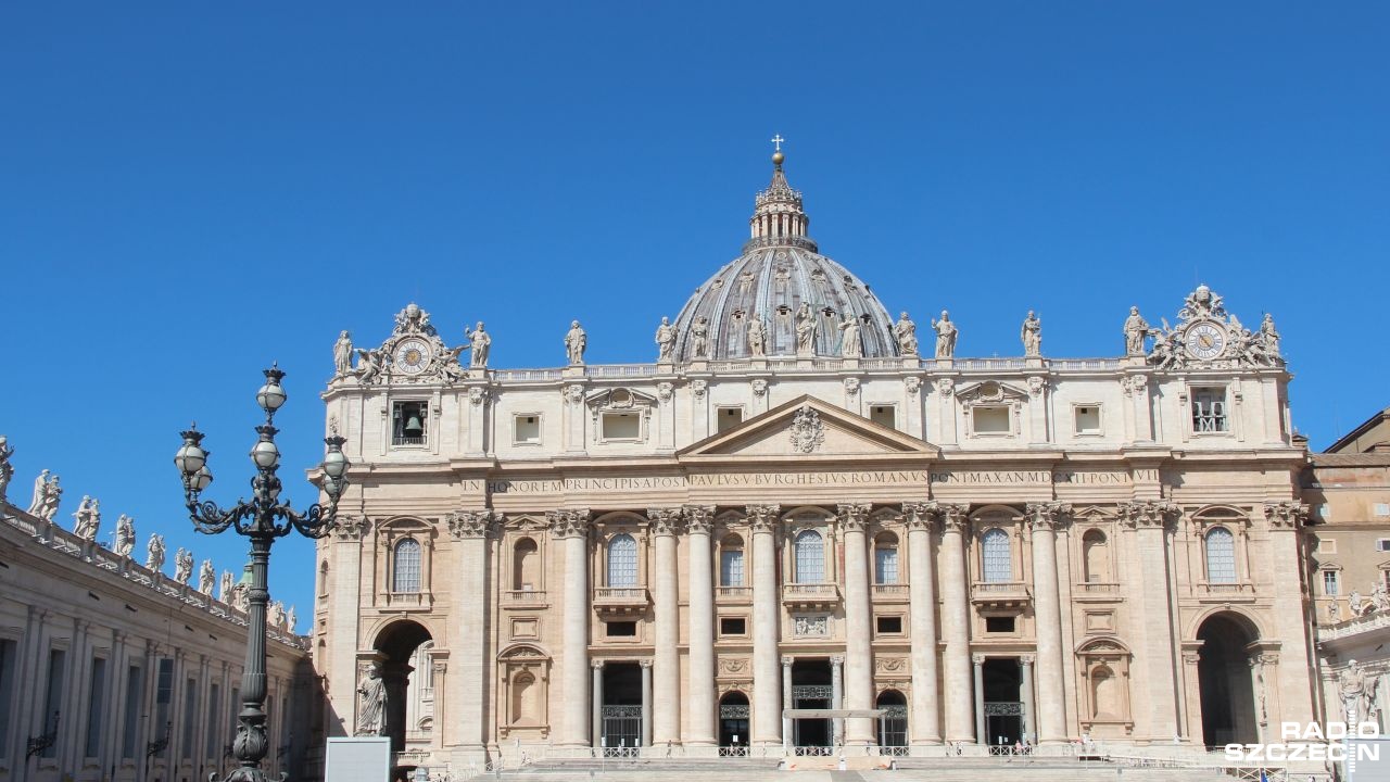 O godzinie 16.30 w Kaplicy Sykstyńskiej rozpoczną się wybory następcy papieża Franciszka. Zdaniem watykanistów i bukmacherów zdecydowanym faworytem konklawe jest dotychczasowy watykański sekretarz stanu kardynał Pietro Parolin.
