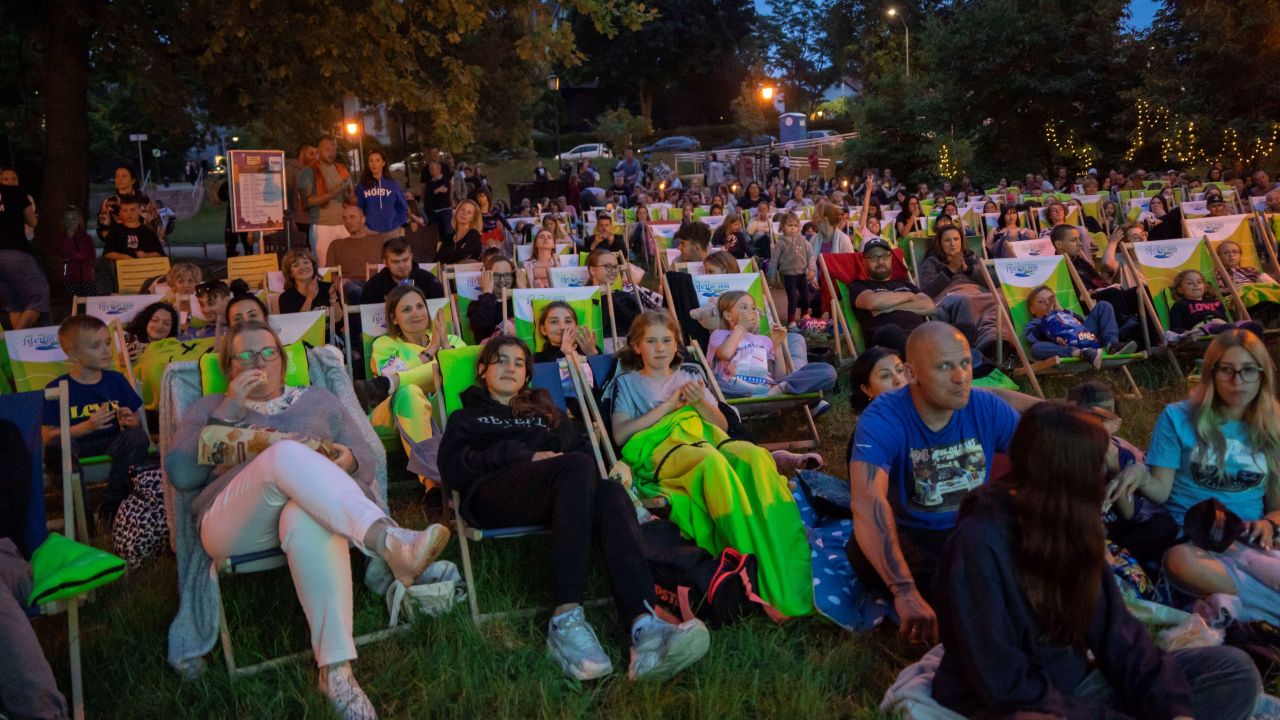 Do szczecińskich parków i na boiska zawita znów Kino na Leżakach.