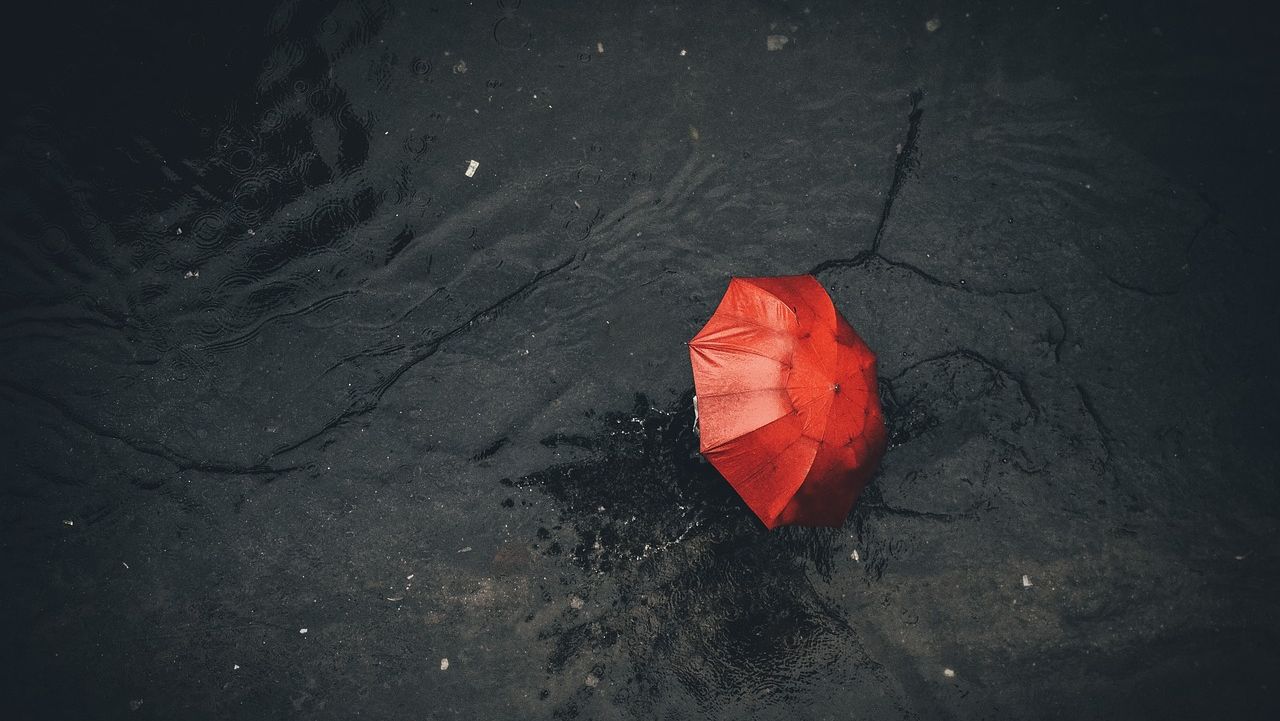 Wielkanocna pogoda w Zachodniopomorskiem pod znakiem słońca, deszczu i burzy.