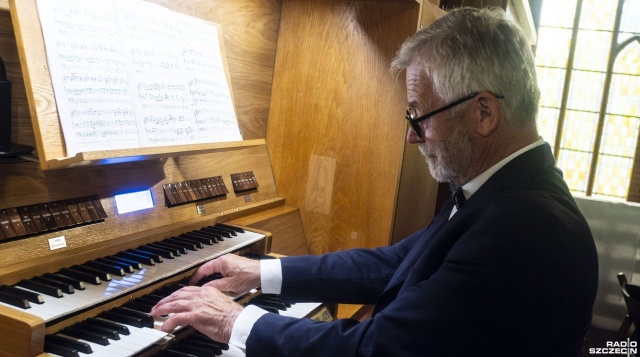 Bogdan Narloch – organista. Fot. Wojciech Ochrymiuk [Radio Szczecin/Archiwum] Festiwal „Muzyczna podróż śladami Grünebergów” w Białogardzie [ZDJĘCIA]
