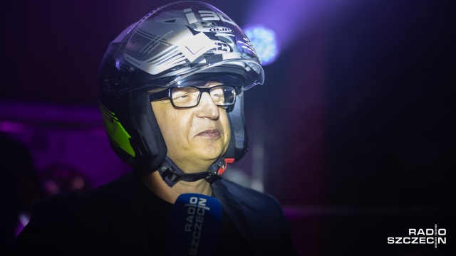 Dj MR. JAZZEK – Jacek Janaszkiewicz udziela wywiadu Dorocie Zamolskiej. Fot. Robert Stachnik [Radio Szczecin] Dj MR. JAZZEK zagrał "szalony set" na swoje 50. urodziny [WIDEO, ZDJĘCIA]