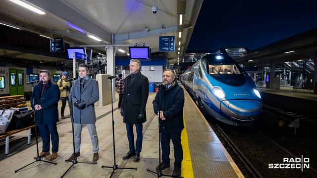 Fot. Robert Stachnik [Radio Szczecin] Pendolino wyruszyło ze Szczecina [WIDEO, ZDJĘCIA]
