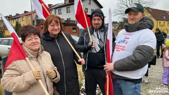 Mieszkańcy Świnoujścia przypominają rządowi przedwyborcze obietnice [ZDJĘCIA]