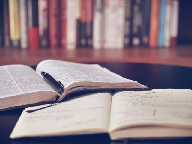MBA (Master of Business Administration) to nazwa studiów podyplomowych głównie dla doświadczonych menedżerów oraz pracowników zatrudnionych na stanowiskach decyzyjnych, którzy chcą ukierunkować swoją ścieżkę zawodową. Jakie możliwości masz do dyspozycji Poznaj polecane specjalności MBA