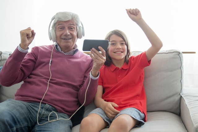 W erze cyfrowej, gdzie każdy moment naszego życia jest wypełniony dźwiękami, muzyką i opowieściami, audiobooki stają się naszymi nieodłącznymi towarzyszami. Wśród nich Mikołajek w formacie audiobook MP3 zachwyca swoją ponadczasowością i humorystycznym podejściem do życia, stając się ulubioną lekturą nie tylko dzieci, ale i dorosłych.