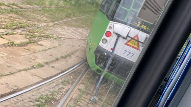 Na pętli Ludowa w Szczecinie wykoleił się tramwaj linii numer 11.