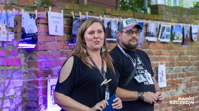 Co powinno znaleźć się na pocztówce ze Szczecina Odpowiedź zobaczyć można w Ogrodach Śródmieście na wystawie zdjęć, wykonanych podczas fotospaceru Zaproś mnie do Szczecina Szczecińskiego Towarzystwa Fotograficznego.