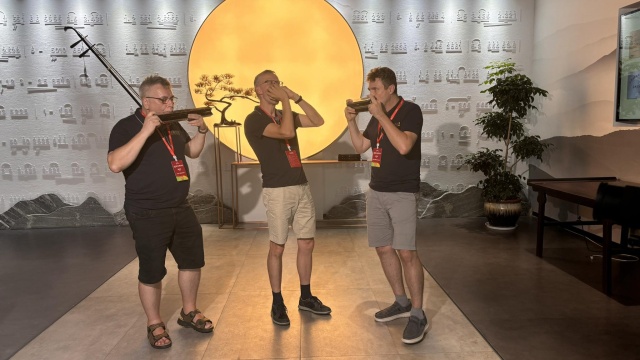 Ponad trzy tysiące uczestników z najdalszych zakątków globu. Szczecińskie Trio Animato wróciło z największego na świecie Asia Pacific Harmonica Festival organizowanego w tym roku w Jiangyin w Chinach.