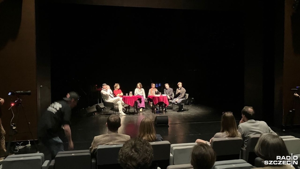 Pięcioosobowe jury obradowało na oczach publiczności. Fot. Małgorzata Frymus [Radio Szczecin]