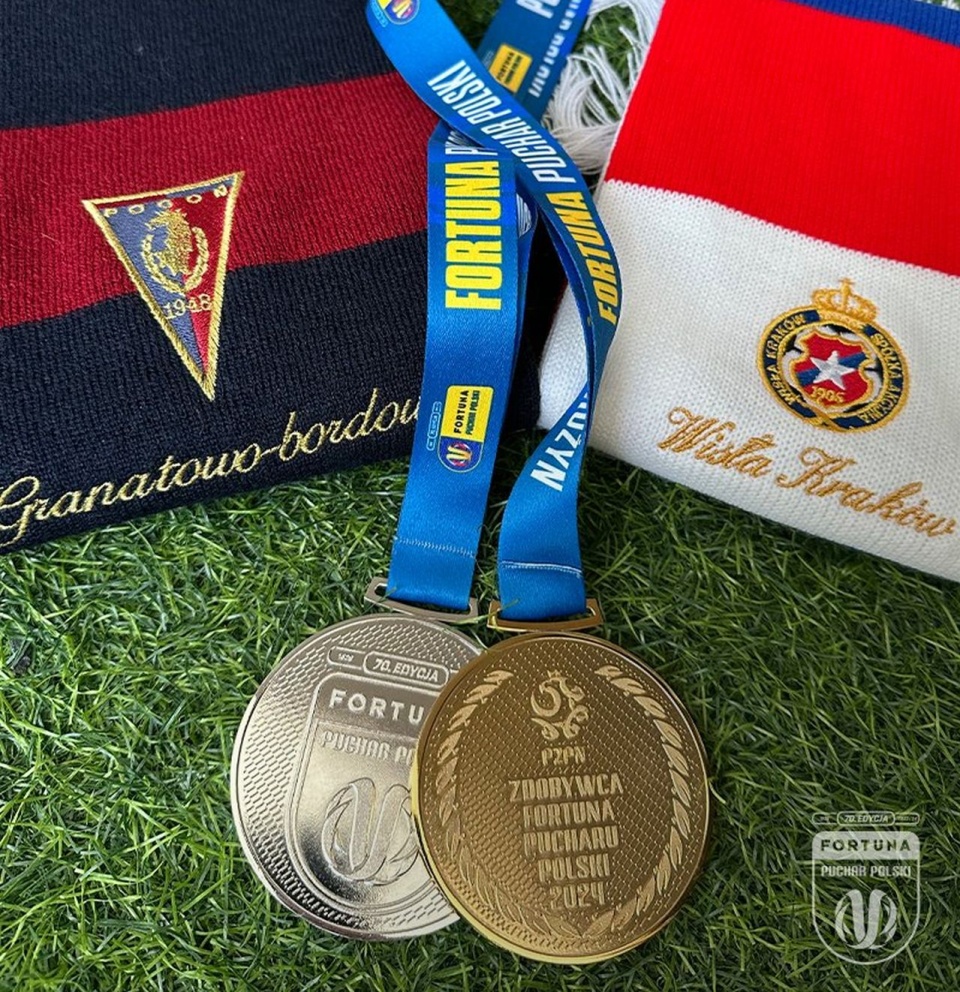 Finałowy mecz Pogoni z Wisłą Kraków o Puchar Polski rozpocznie się w czwartek o godzinie 16 na Stadionie Narodowym w Warszawie. źródło: https://twitter.com/PZPNPuchar
