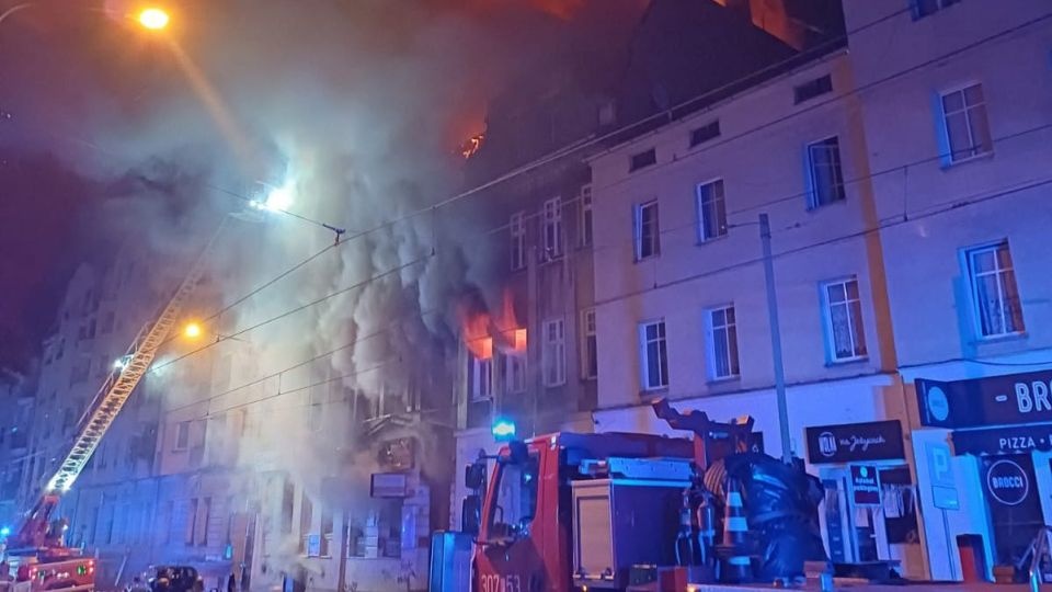 Pożar kamienicy w Poznaniu. Źródło: https://x.com/KGPSP