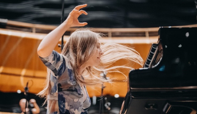 Aleksandra Świgut – pianistka, solistka 13. International Lutosławski Youth Orchestra 2025. Fot. Materiały prasowe artystki Zagraj w International Lutosławski Youth Orchestra [ZDJĘCIA]