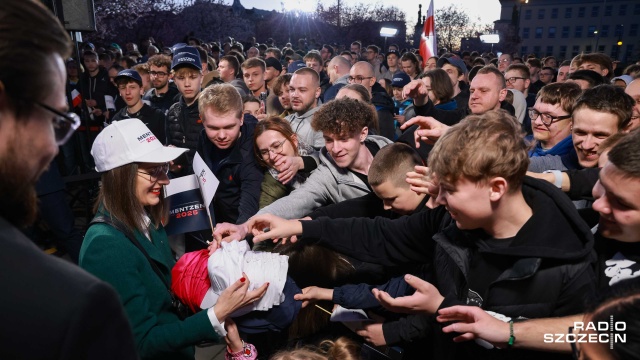 Fot. Robert Stachnik [Radio Szczecin] Sławomir Mentzen w Szczecinie: obecny rząd nie dba o swoich podatników [ZDJĘCIA]