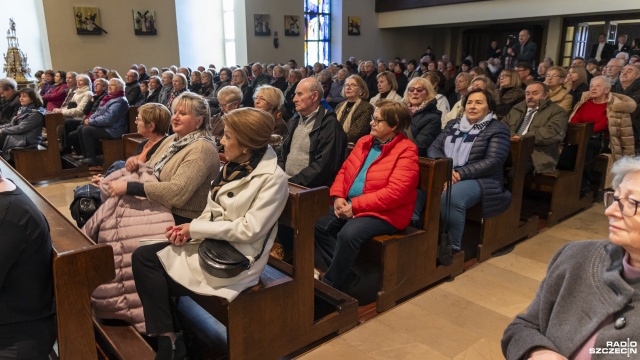 Fot. Kamila Kozioł [Radio Szczecin] "Chwyta za serce, łzy mi lecą". Koncert w kościele seminaryjnym [ZDJĘCIA]