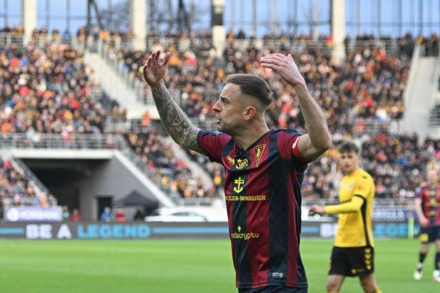 Kamil Grosicki. Fot. PAP/Marcin Bielecki Pogoń gromi GKS, "Kulu" z hat-trickiem [SKRÓT MECZU, ZDJĘCIA]