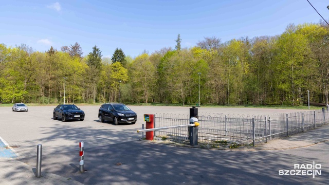 Fot. Robert Stachnik [Radio Szczecin] Jest pomysł na zadaszenie panelami fotowoltaicznymi parkingu Arkonki [WIDEO, ZDJĘCIA]